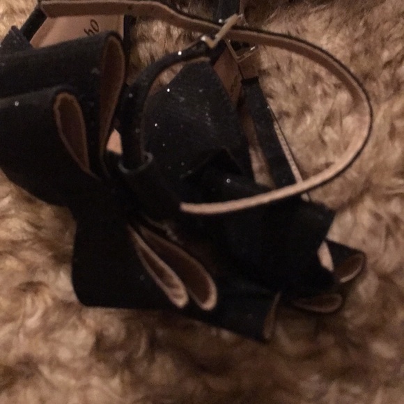 Classy black bow high heels - Picture 2 of 8